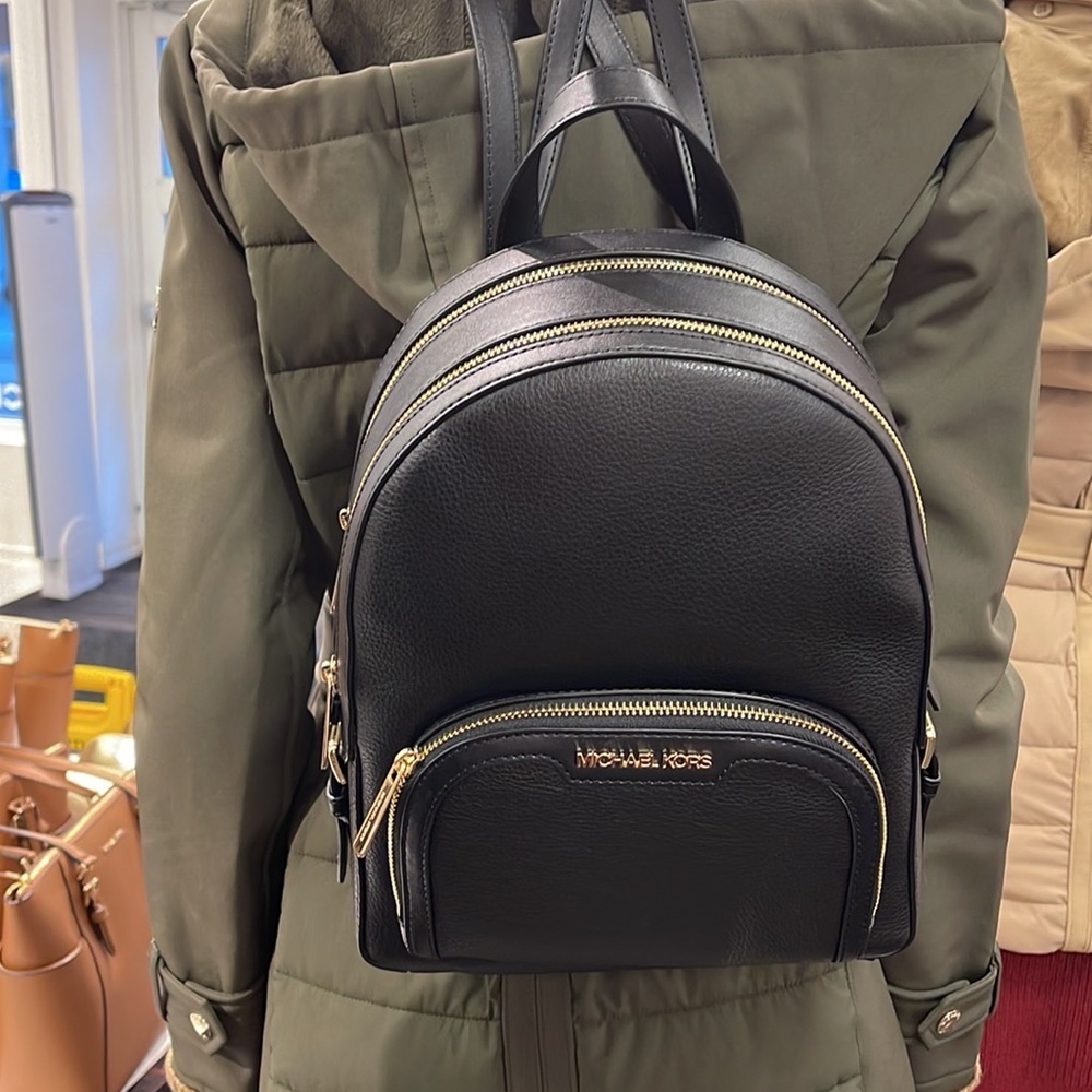 MICHAEL KORS Jaycee Medium zip pocket Pebbled Leather Backpack BLACK color